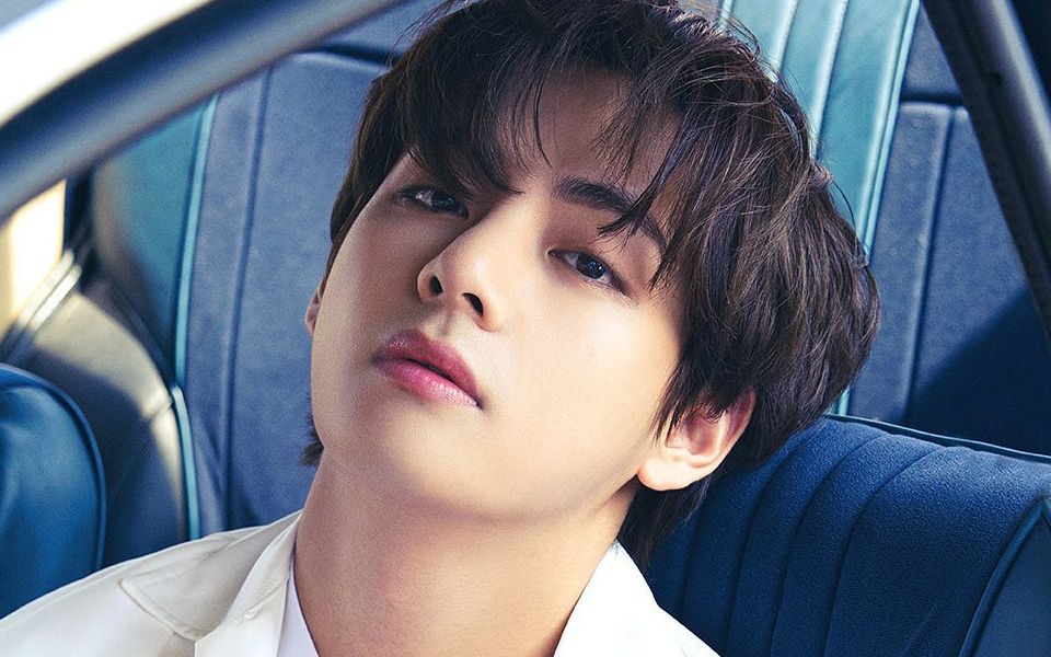 뷔가 '2021 세계에서 가장 잘생긴 남자' 1위로 선정됐다, 2위는?, حجم الصورة 960x600