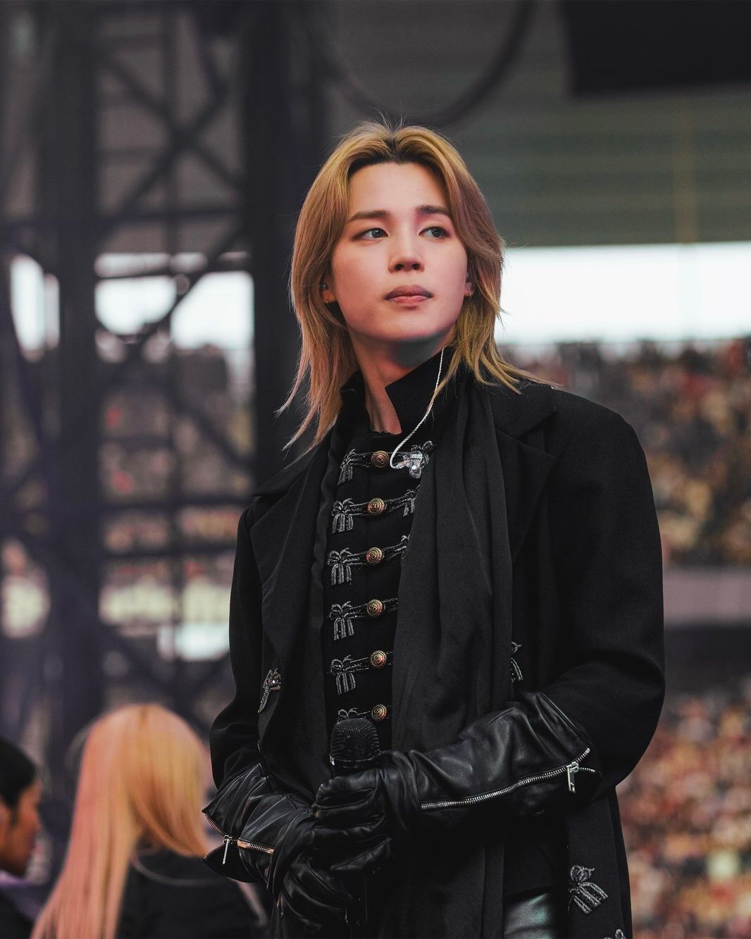 DIOR / @bts.bighitofficial 