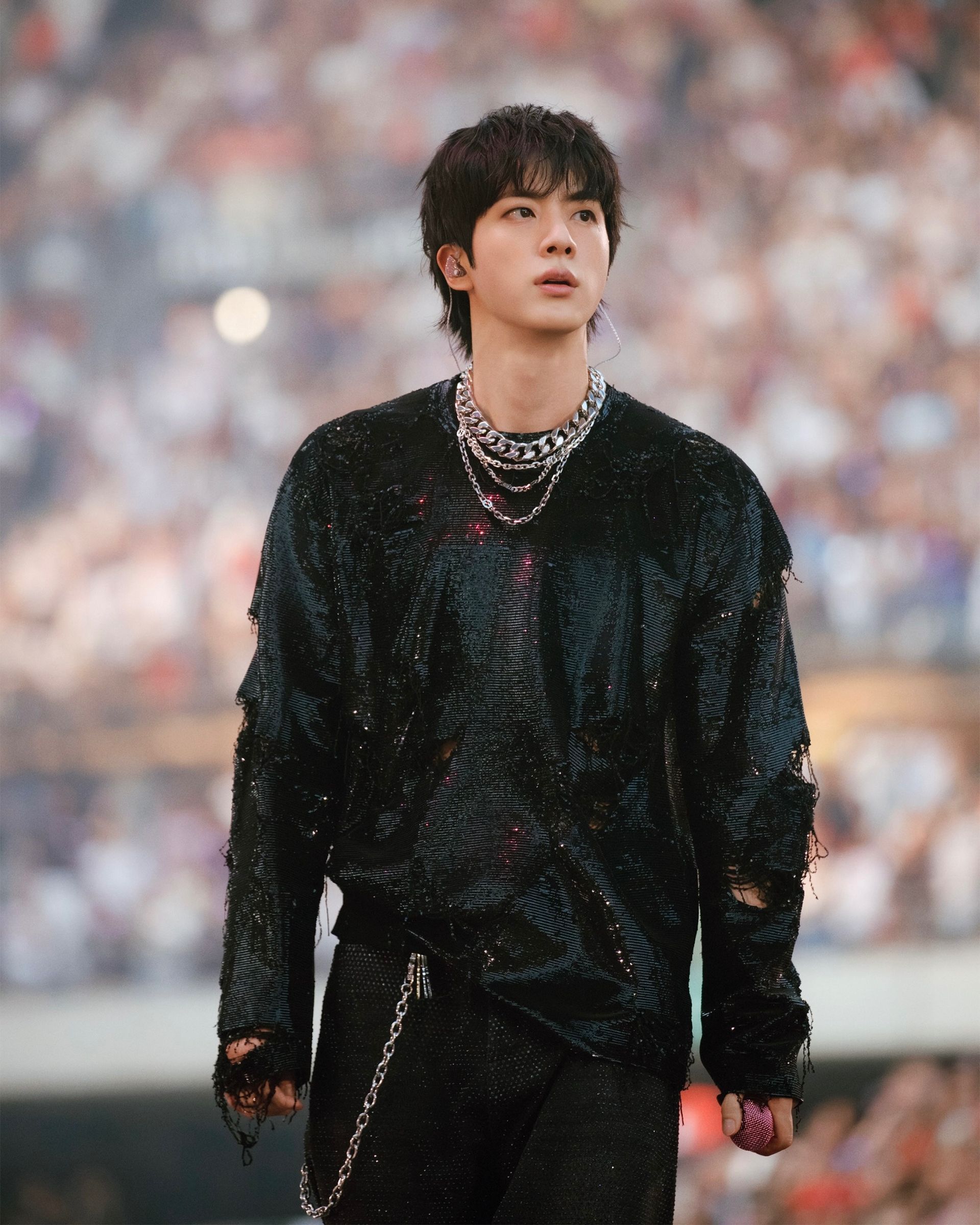 GUCCI / @bts.bighitofficial 