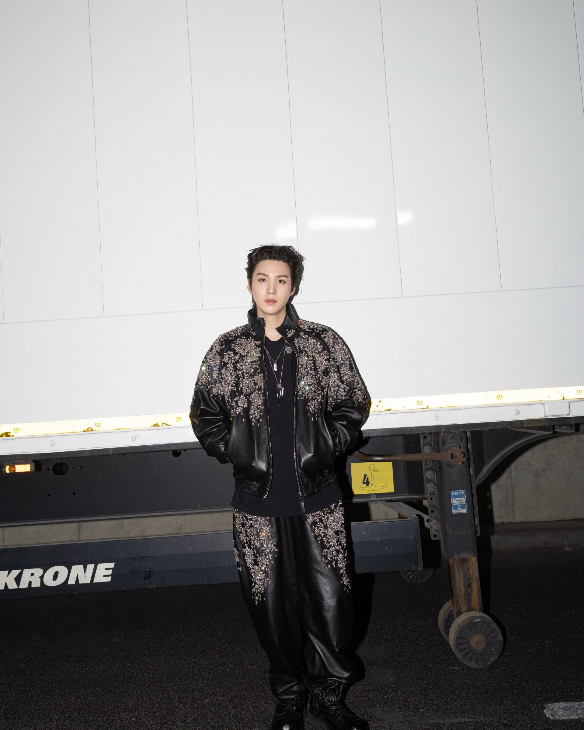 GIVENCHY / @bts.bighitofficial 