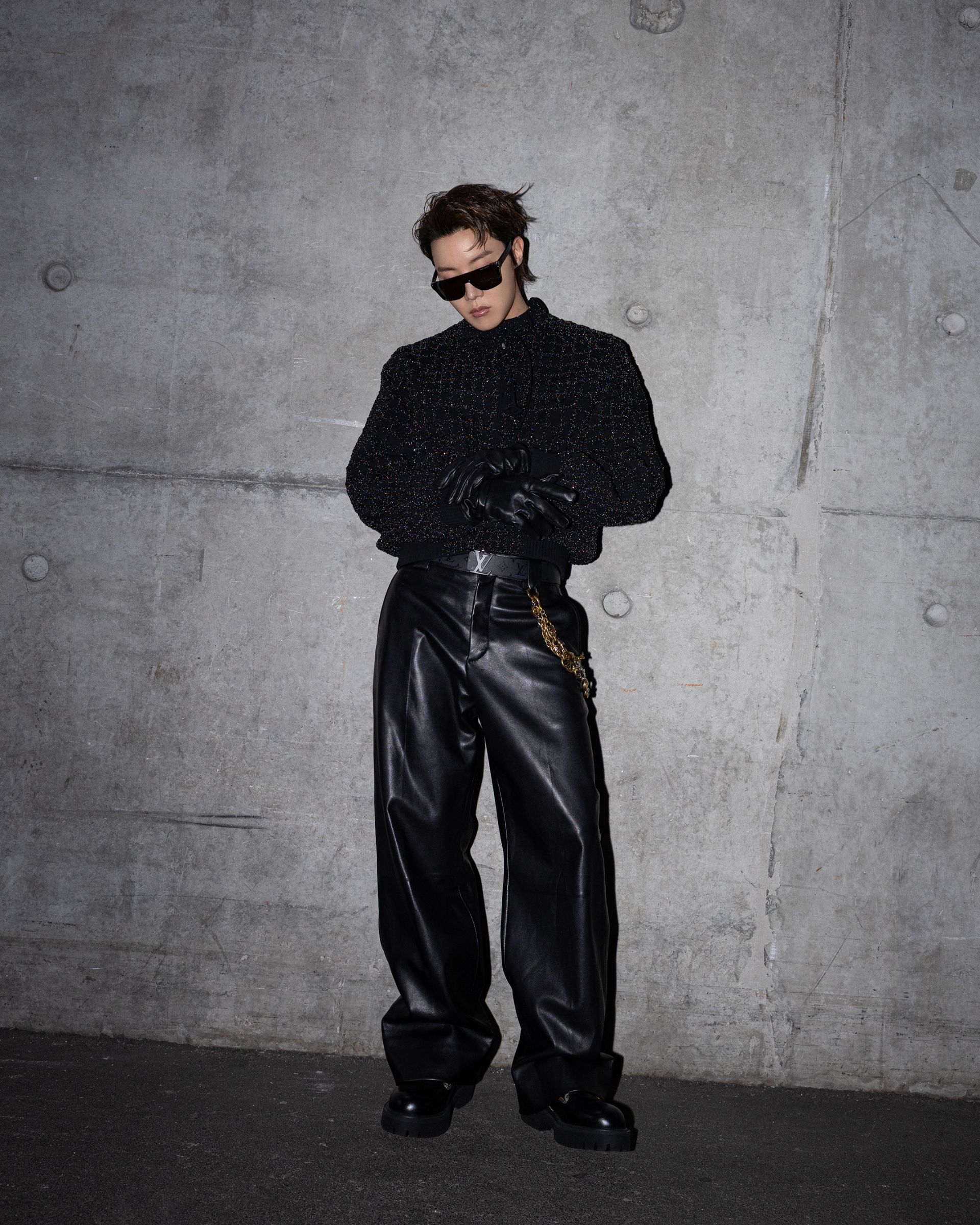 LOUIS VUITTON / @bts.bighitofficial 
