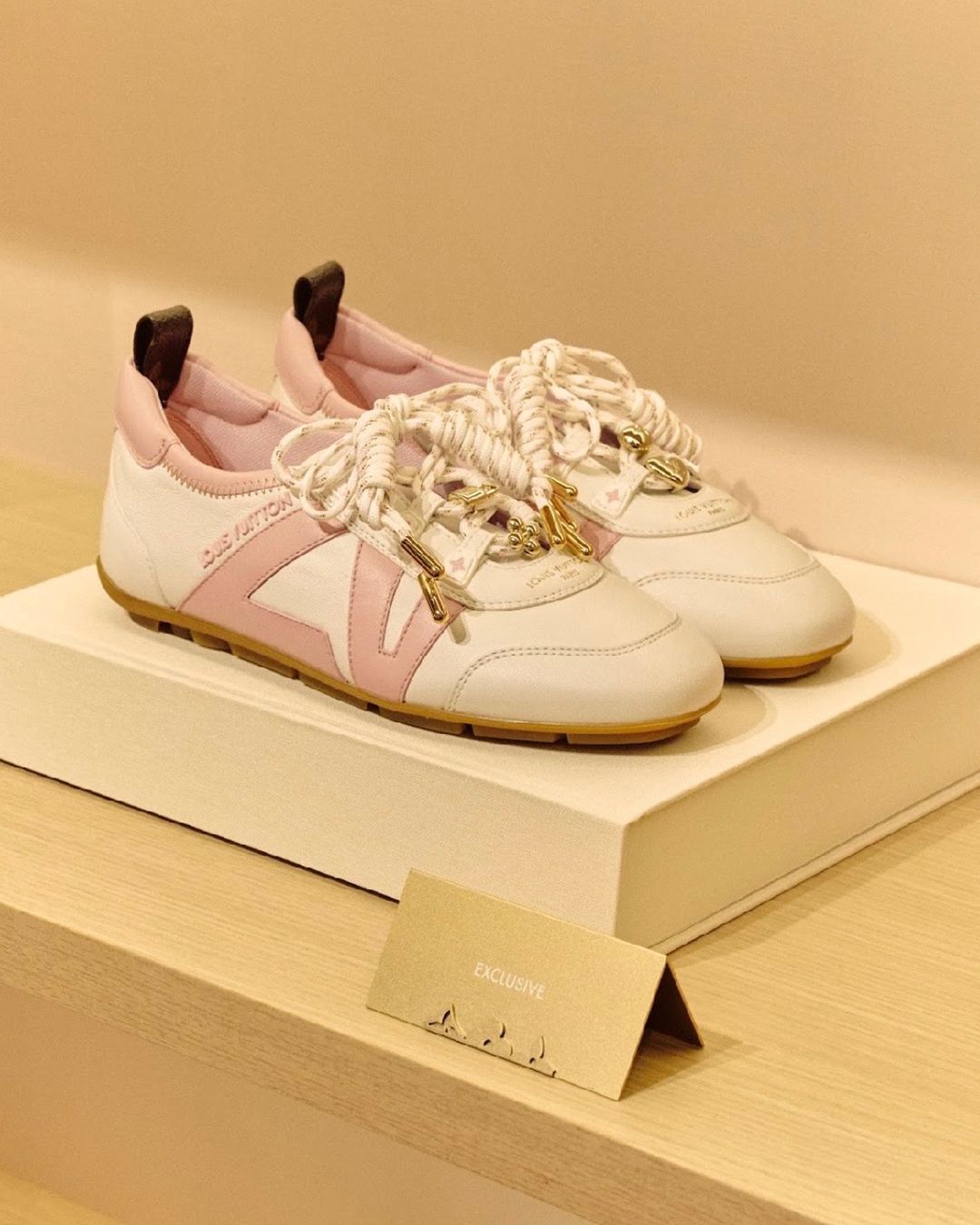 LOUIS VUITTON