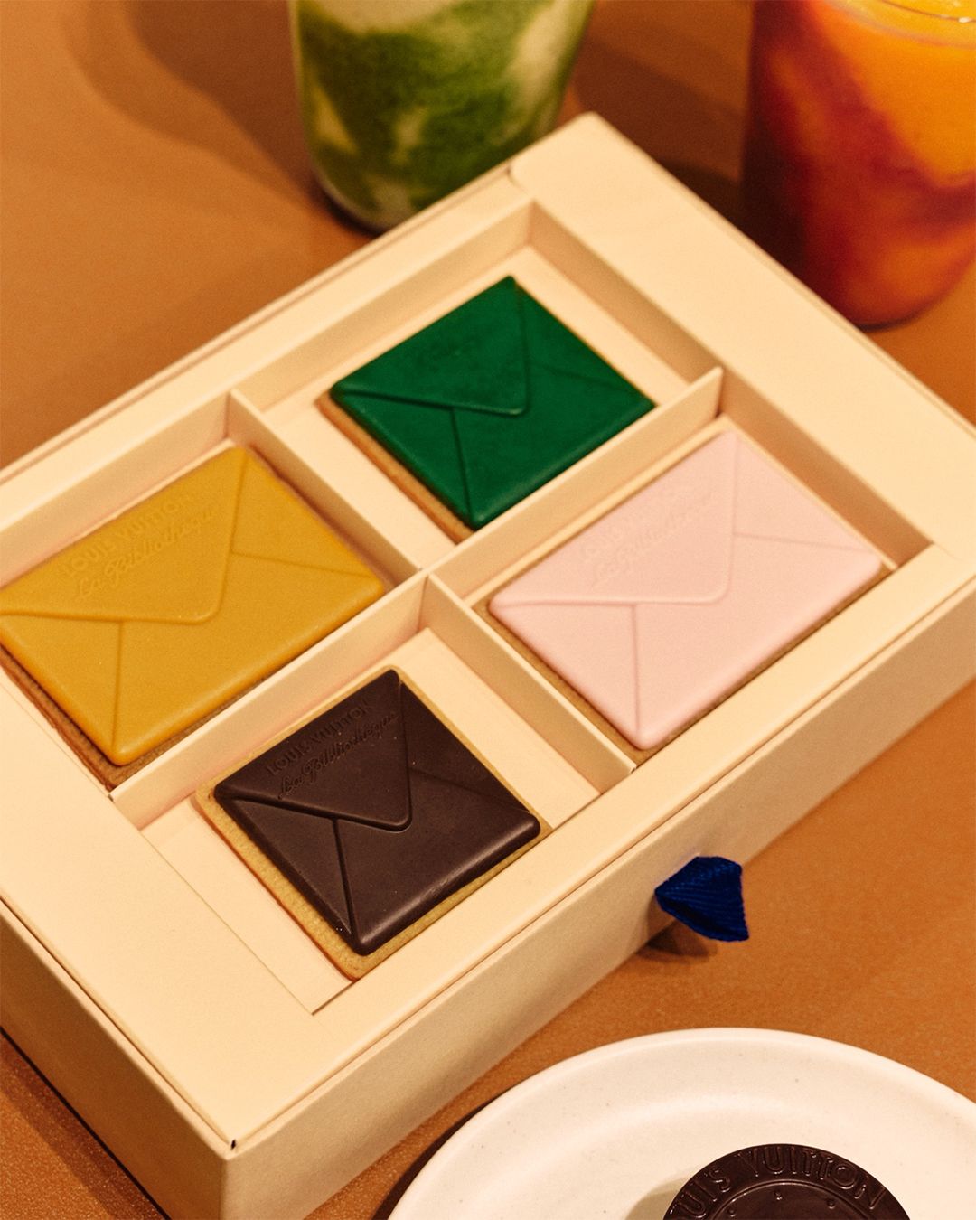 LOUIS VUITTON