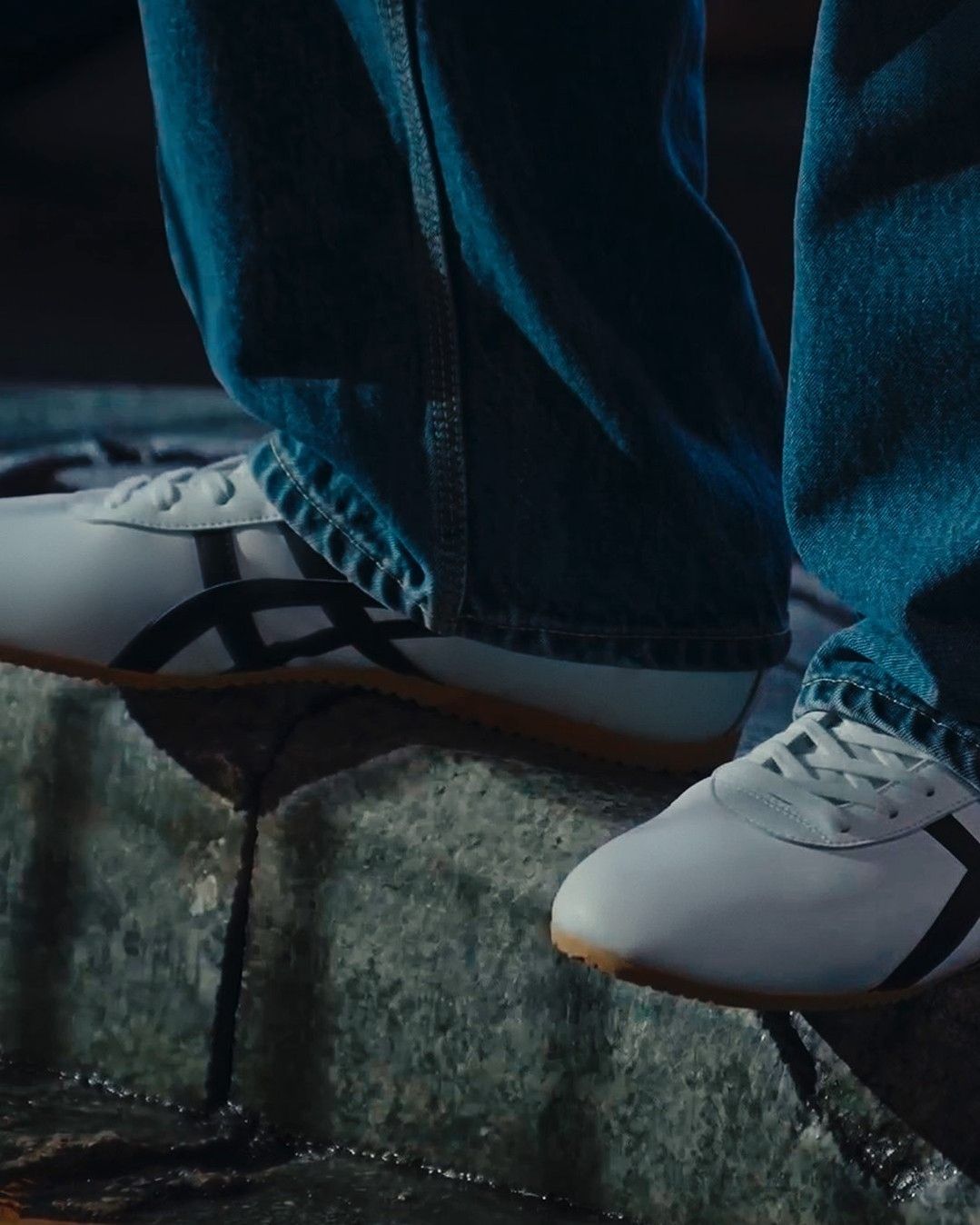 ONITSUKA TIGER