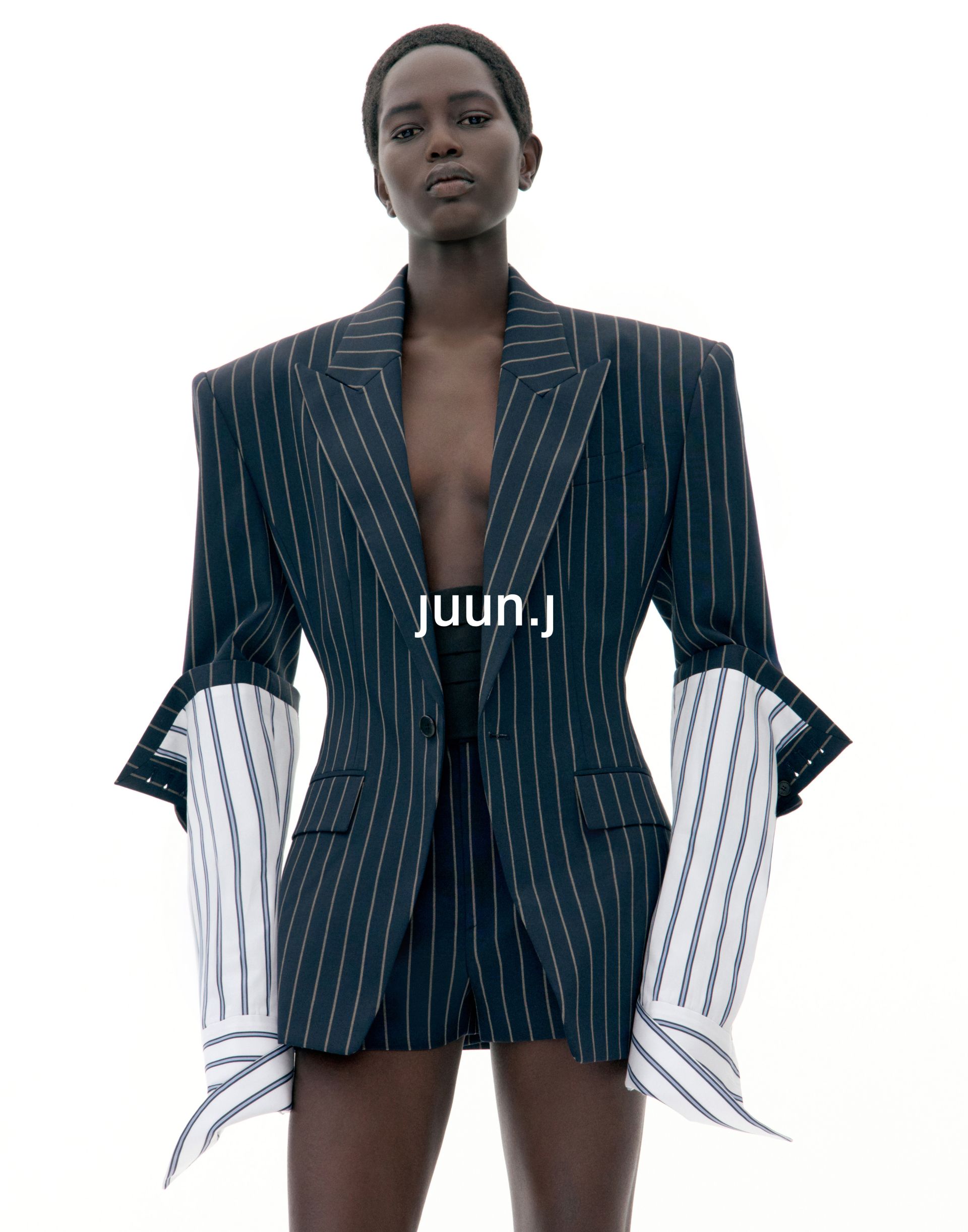 JUUN.J