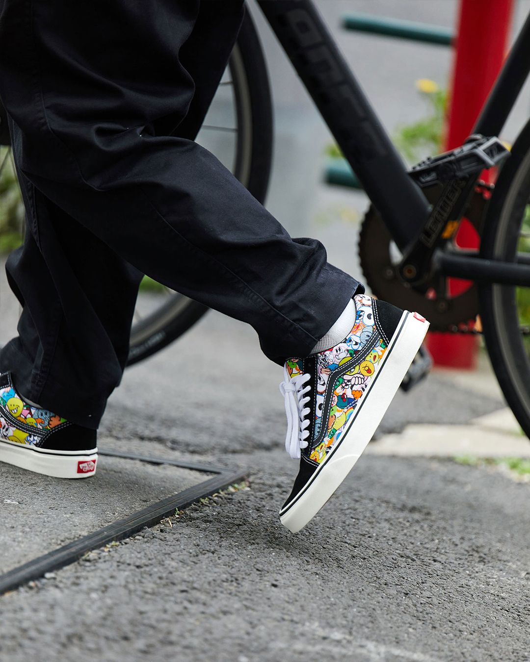 peanuts vans on foot
