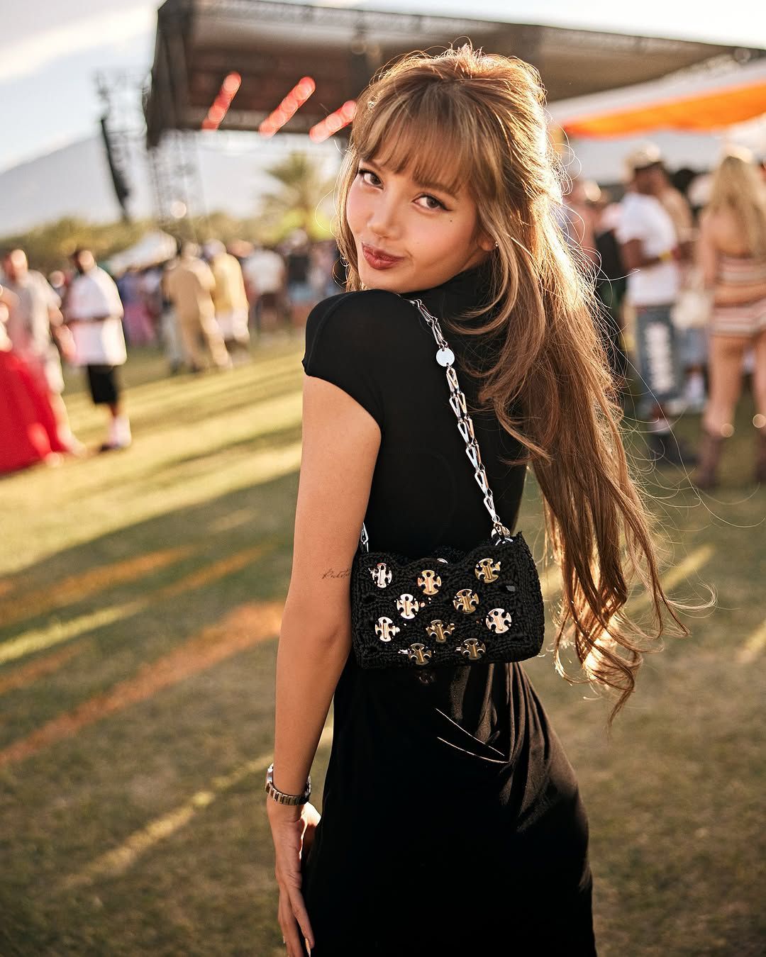 리사 찐템 대방출 '리사 플리마켓'이 열린다